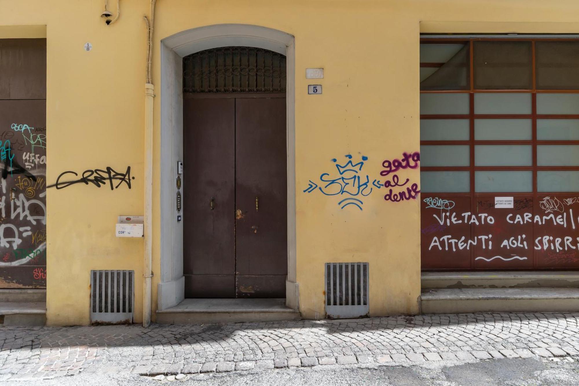 Apartment Amos - 5 Minutes From Piazza Maggiore Bologna Exterior photo