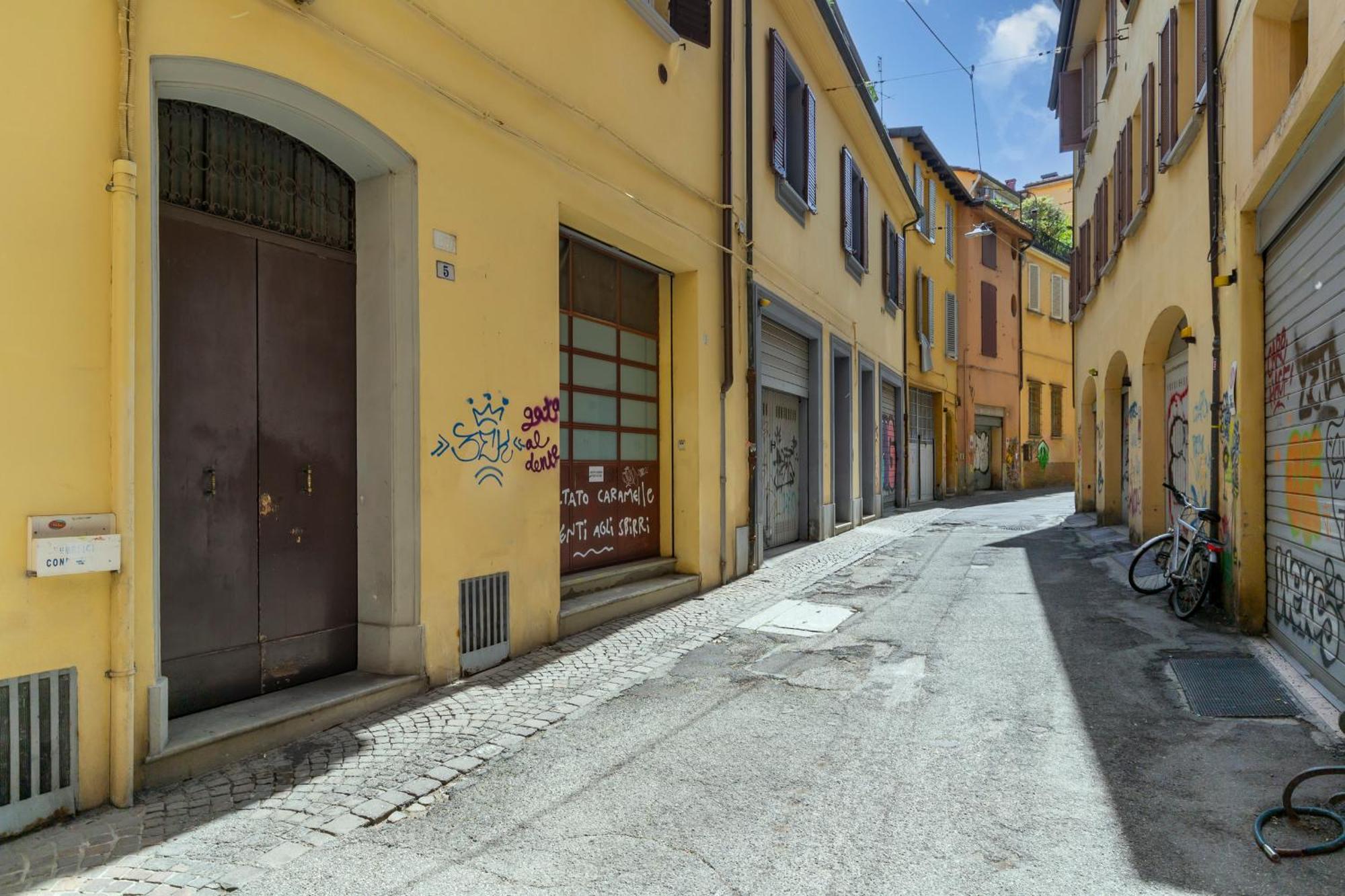 Apartment Amos - 5 Minutes From Piazza Maggiore Bologna Exterior photo